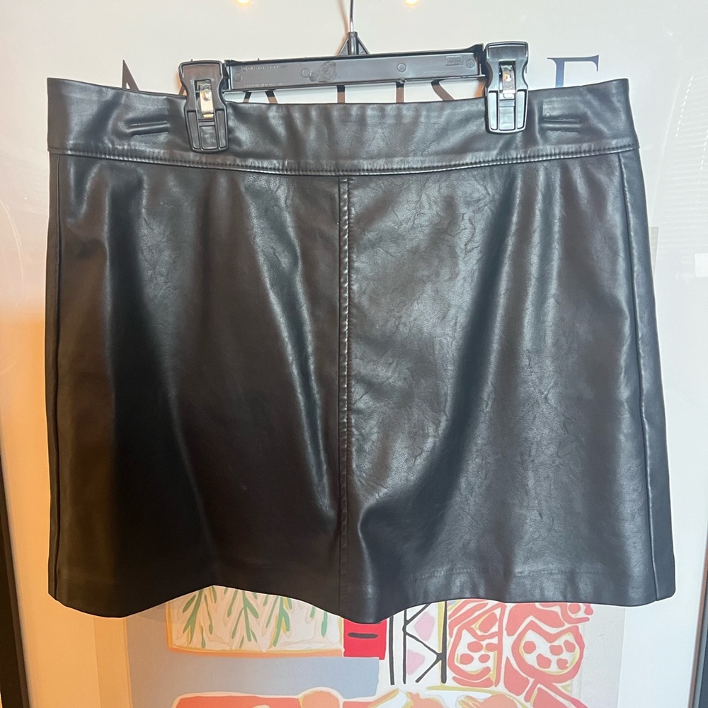 BLANK NYC BLACK LEATHER MINI SKIRT